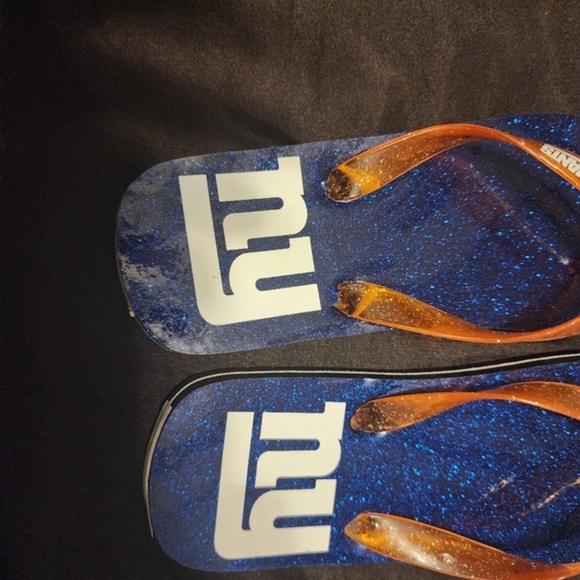 NY Giants Women's Sparkly Flip Flop. Small. New! Cute, trendy, different. - Picture 9 of 10